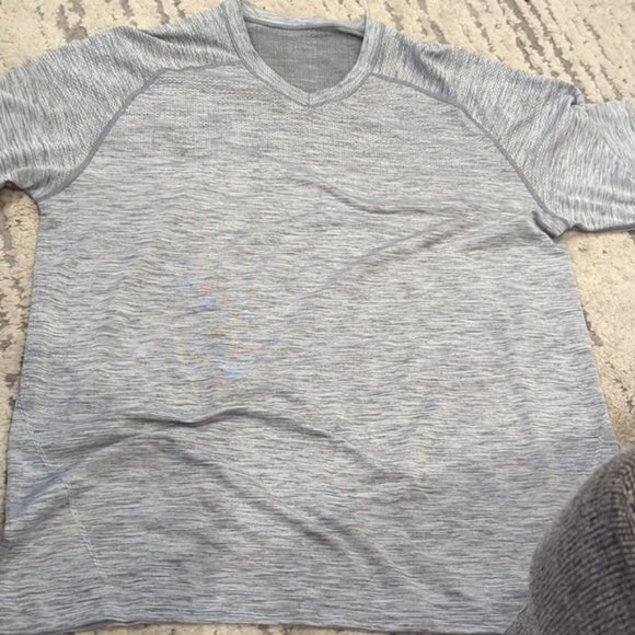 Lululemon Metal Vent Tech Short Sleeve V Slate / White - Picture 8 of 9